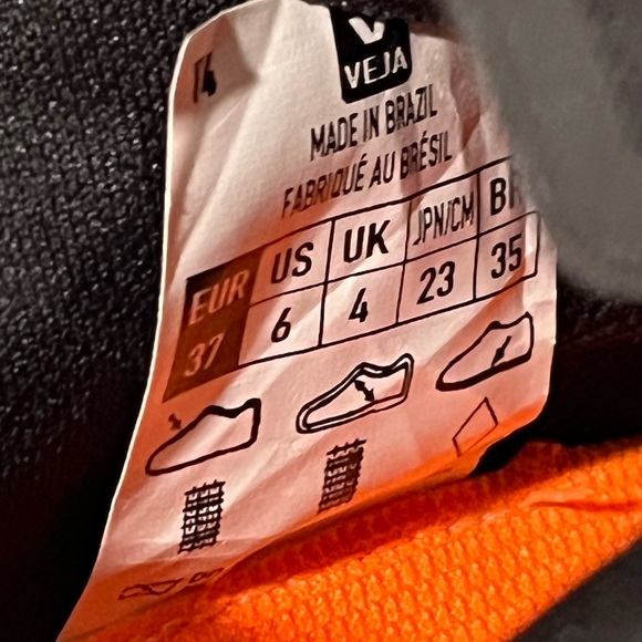 VEJA Dekkan Alveomesh. Women Size 6. Color Gray/Black. - Picture 11 of 12